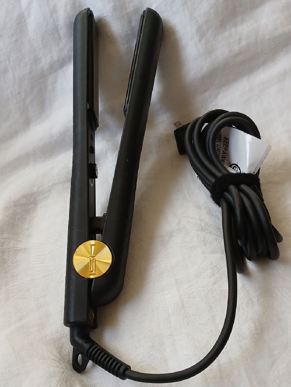 HSI Professional Flat Iron Ceramic Hair Straightener Model E038 Heat 140°F-450°F